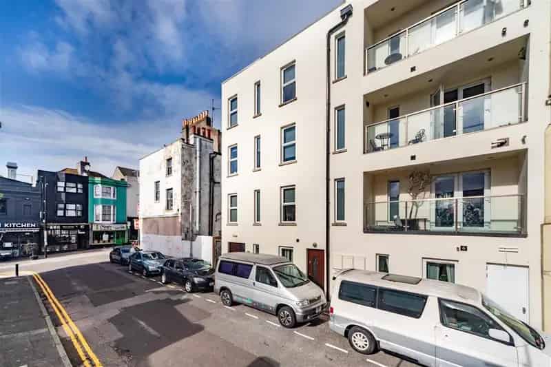 1 Bedroom Apartment for Sale