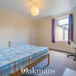 4 Bed Student Flat Birmingham - Large Garden - 64m²
