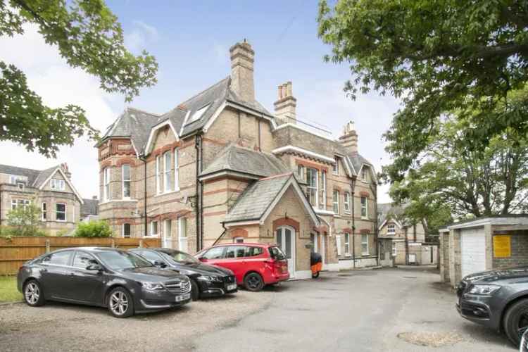3 Bedroom Flat near Bournemouth Beach