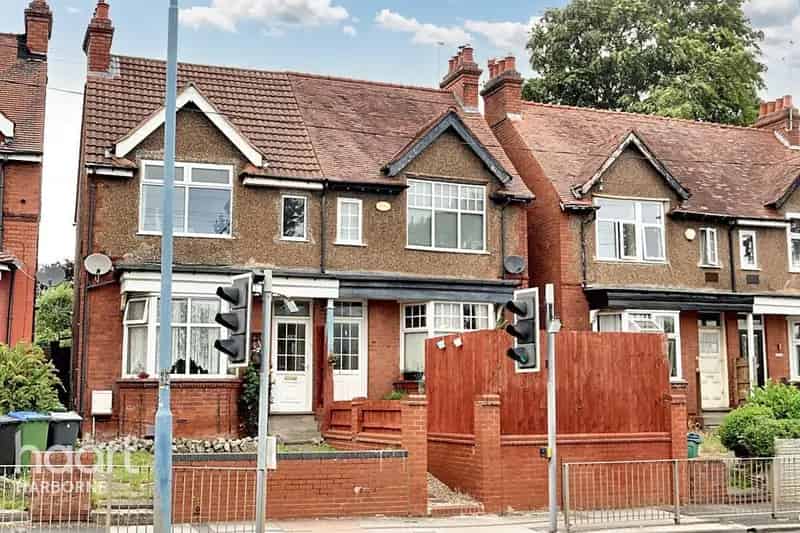 4 Bedroom End of Terrace House for Sale