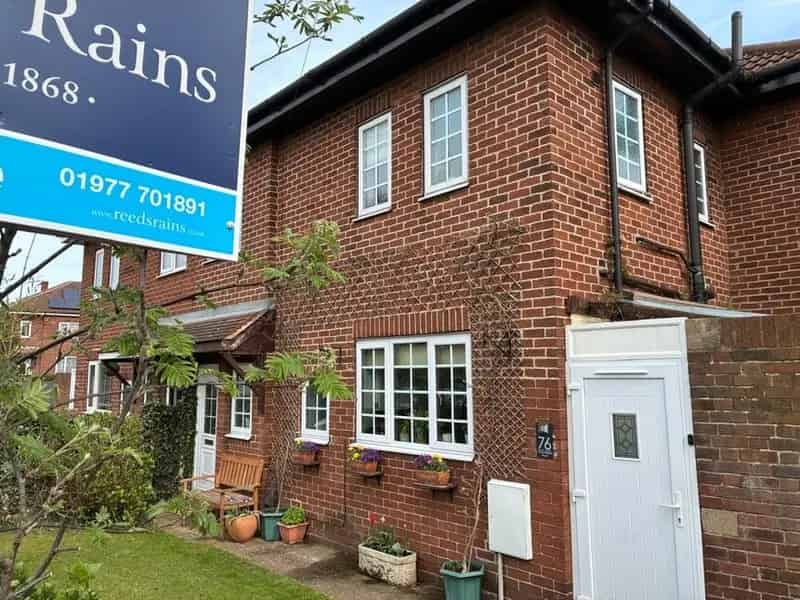 3 Bedroom Semi Detached House for Sale Pontefract