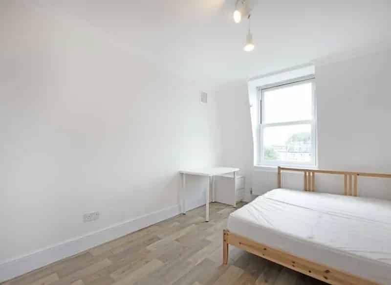 Large 2 Double Bed Apartment Near Holland Park