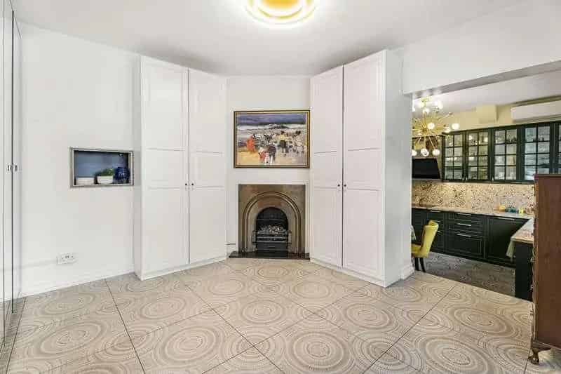 5 Bed Detached House for Sale Exceptional Amenities