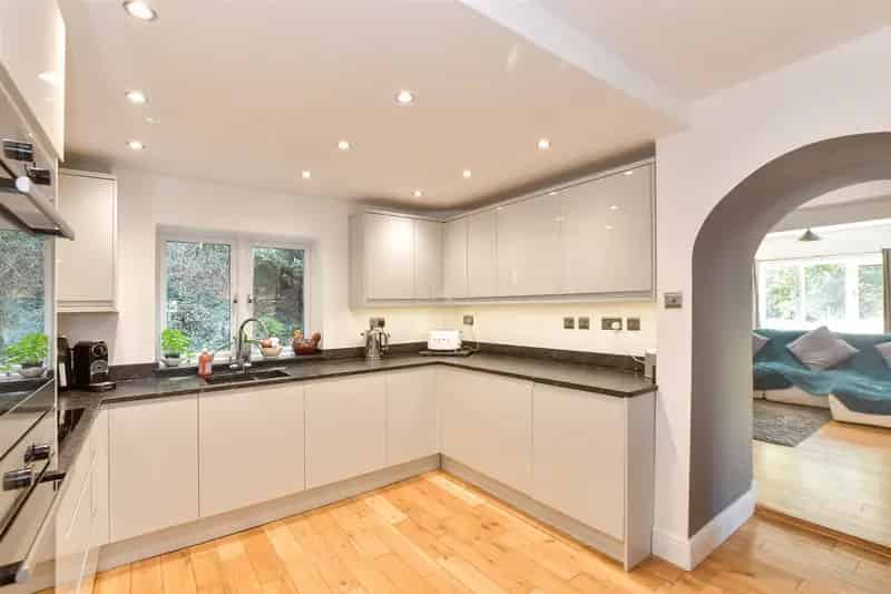 5 Bedroom Detached House for Sale in Longfield