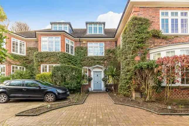 5 6 Bedroom Detached House for Sale in Putney SW15