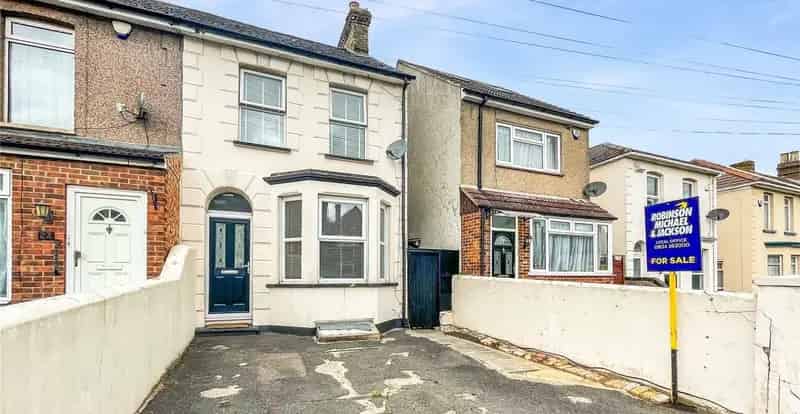 2 bedroom house for sale