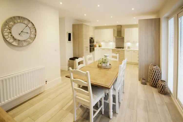 3 Bedroom Detached House to Rent - Solar Panels, EV Charging