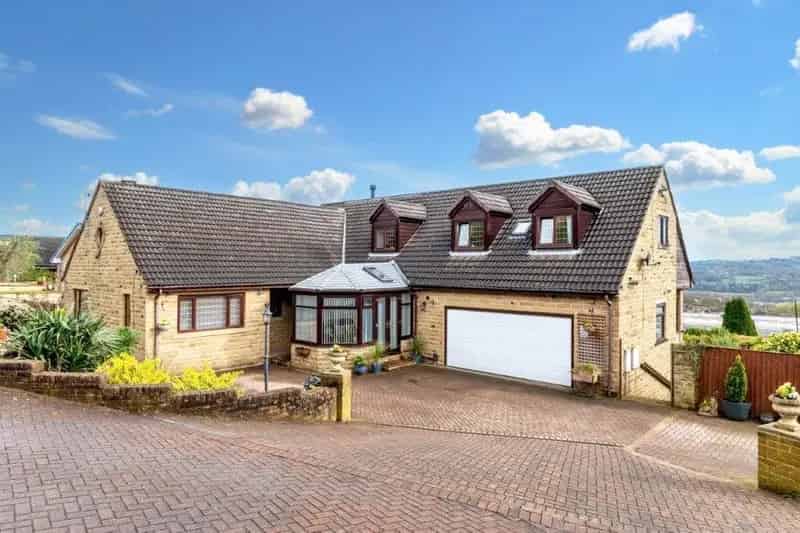 Six Bedroom Detached House with Stunning Views and Potential Granny Annexe