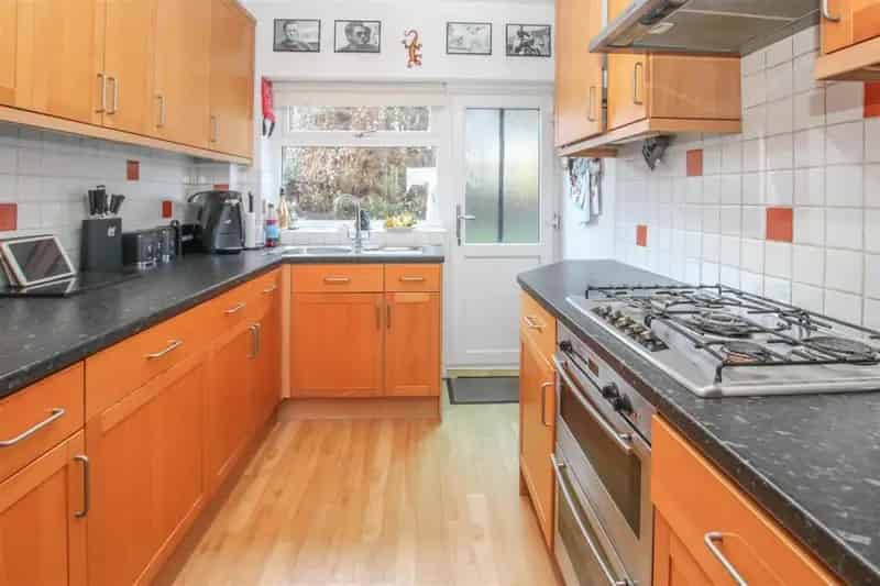 3 Bedroom Semi Detached House For Sale Brentwood