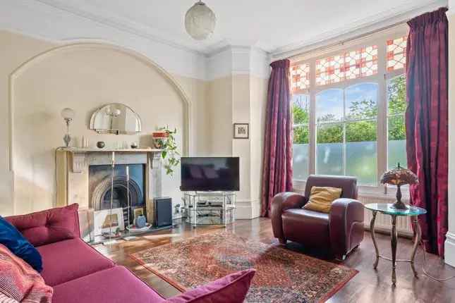 Five Bedroom Terraced House for Sale in London N16