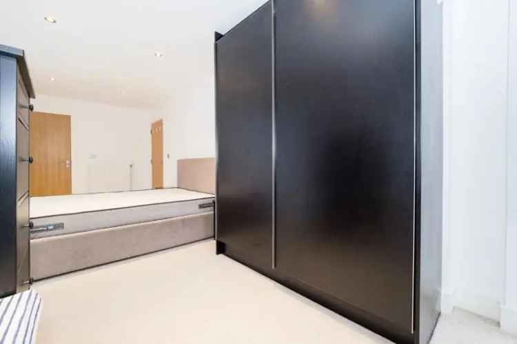 3 Bedroom Luxury Duplex Apartment Greenwich Underground Parking
