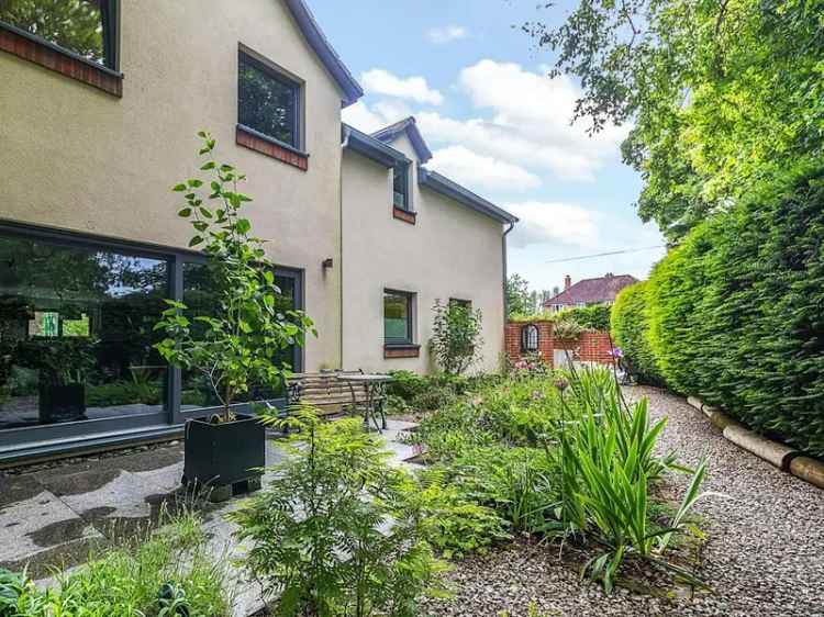 Detached house For Sale in Bledlow Ridge, England