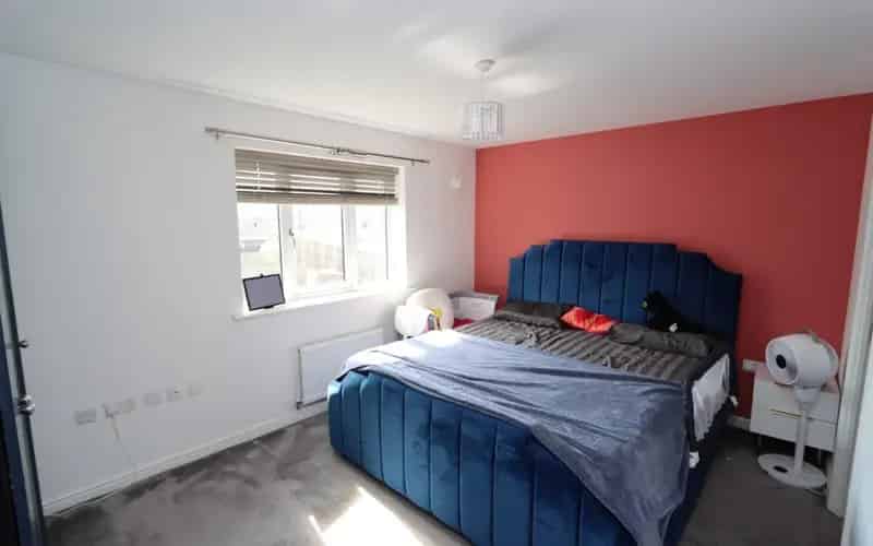 4 bed house for sale