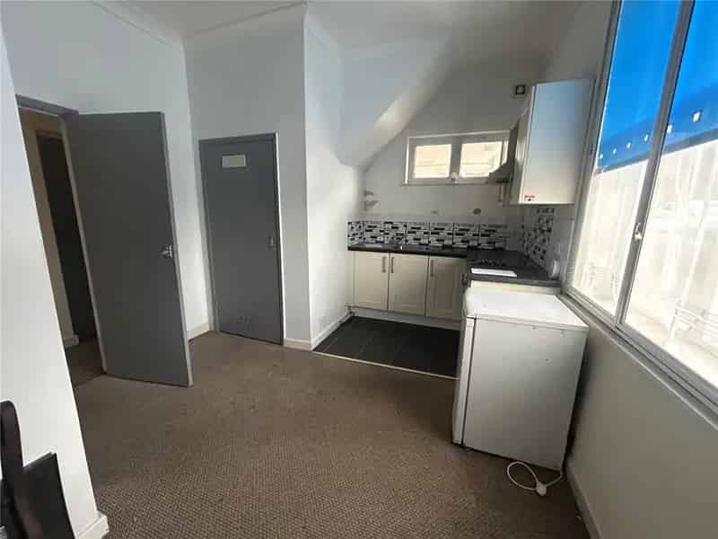 One Bedroom Duplex Apartment Near Atherstone Town Centre