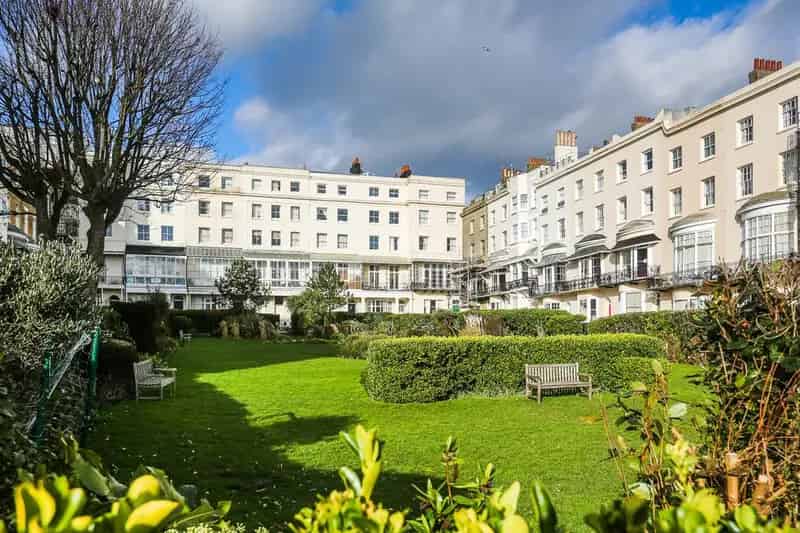 1 Bedroom Flat to Rent in Marine Square Brighton