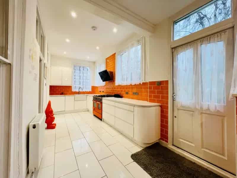 6 Bedroom House For Sale Gillingham