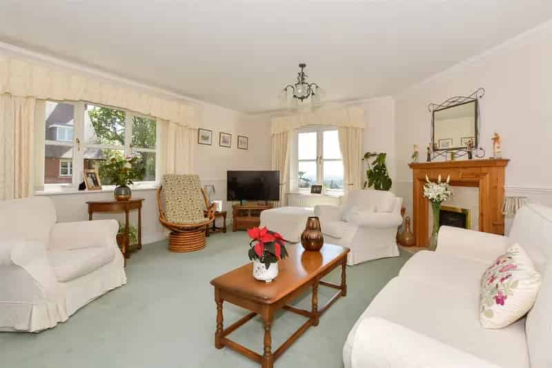 2 Bedroom Apartment for Sale in Nutfield Ridge