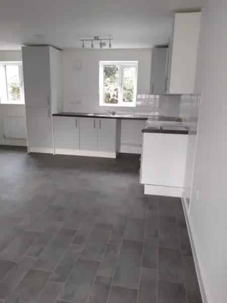 2 Bed Ground Floor Flat Near M40