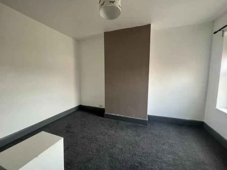 4 Bedroom Terraced House to Rent