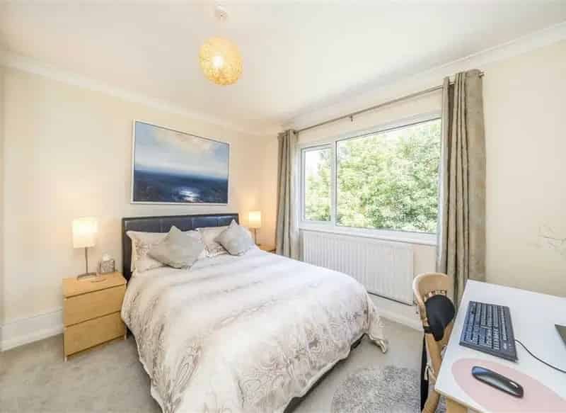 2 Bedroom Flat near Maze Hill Station Greenwich