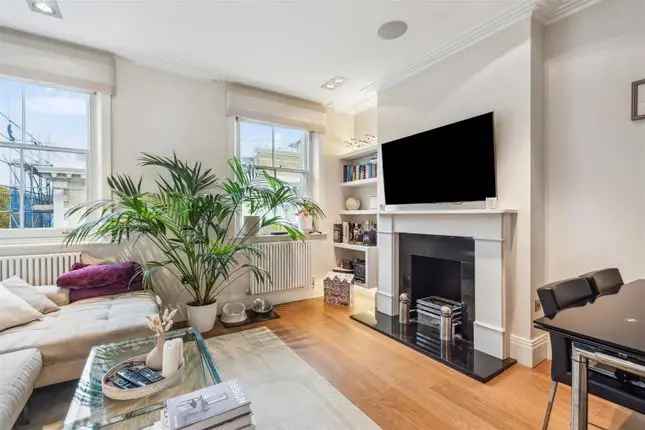 Flat for sale in Ennismore Gardens, London SW7