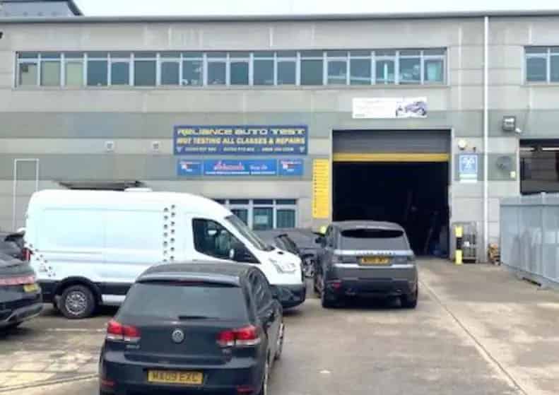 Slough Freehold MOT Centre and Vehicle Repair Workshop