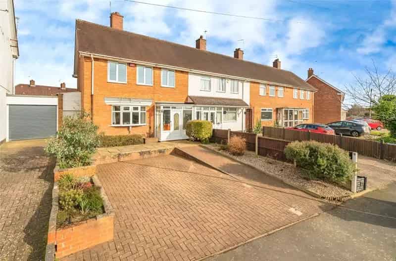 3 Bedroom End Terrace House For Sale