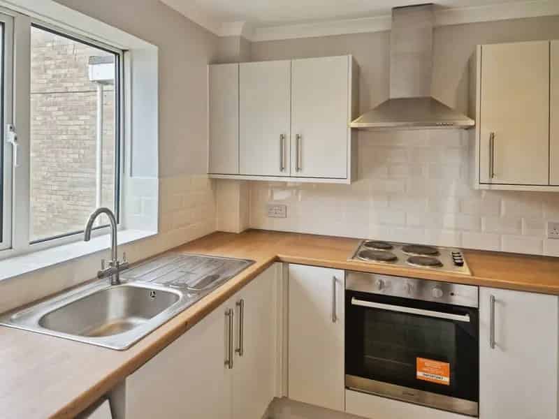 2 bedroom Flat
 To Rent
