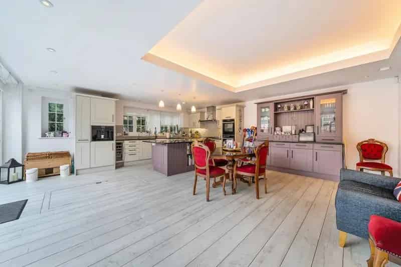 Refurbished Period Coach House with Secluded Garden