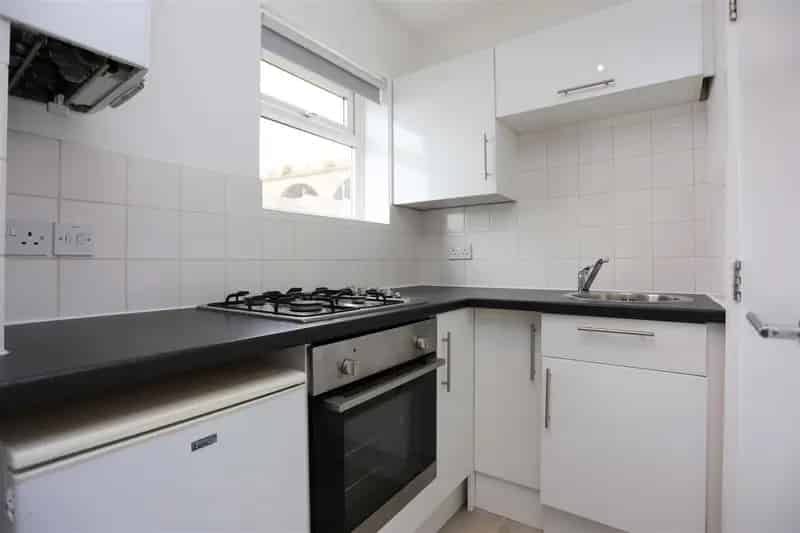 Studio Flat to Rent in Preston Circus Brighton