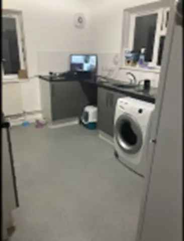 Flat For Rent in Basildon, England