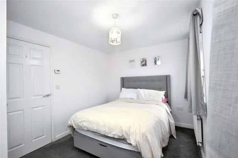 2-Bedroom Semi-Detached House with Garden and Parking