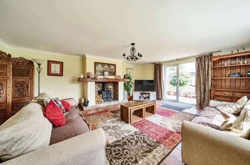 4 bed house for sale