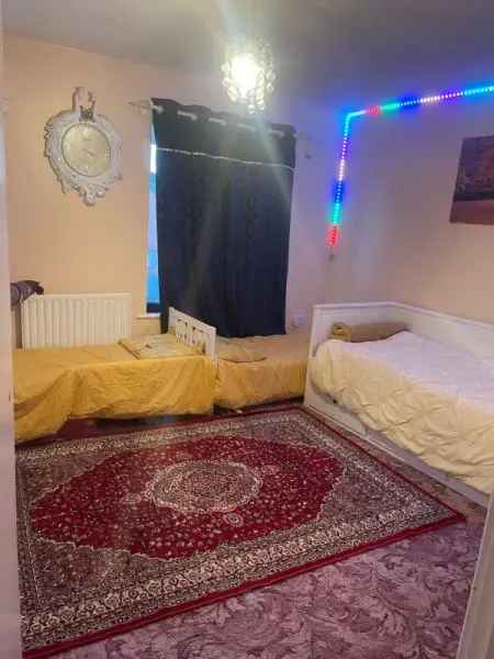 House For Rent in Manchester Road, Sheffield, England