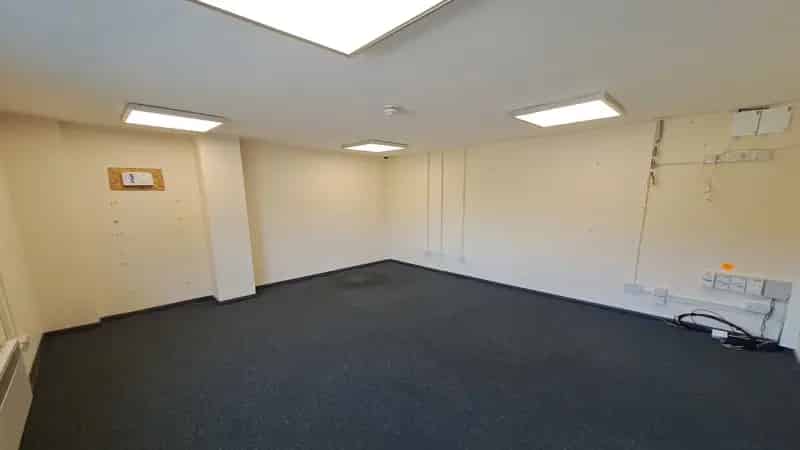 Warehouse Unit Office Trade Counter High Ceilings