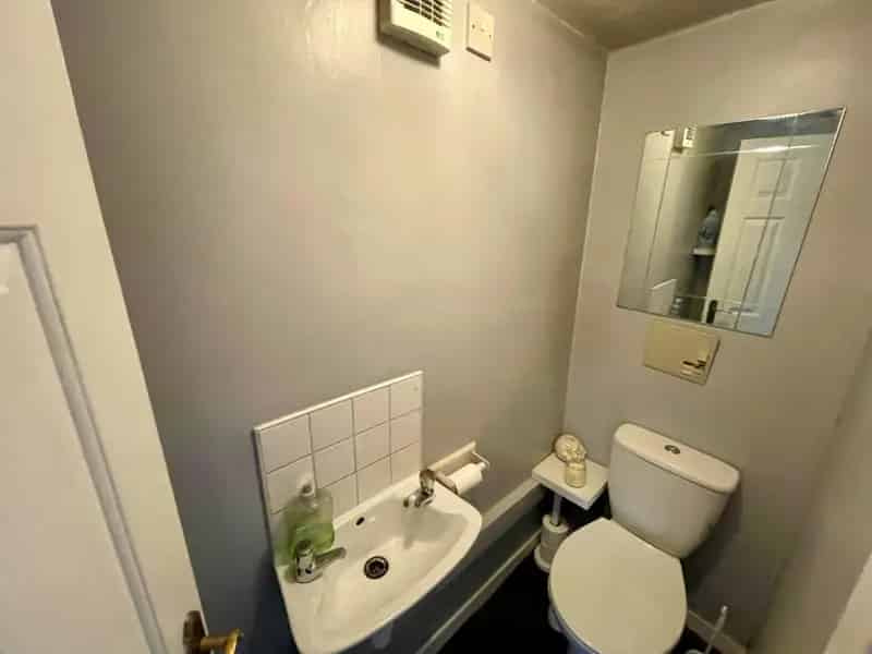 3 Bedroom House For Sale Extended Accommodation Popular Area