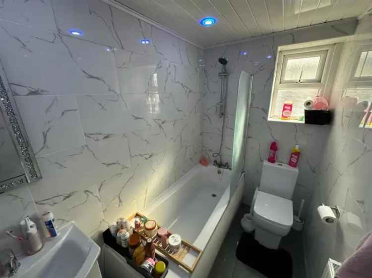 2 Bedroom House in Great Horton