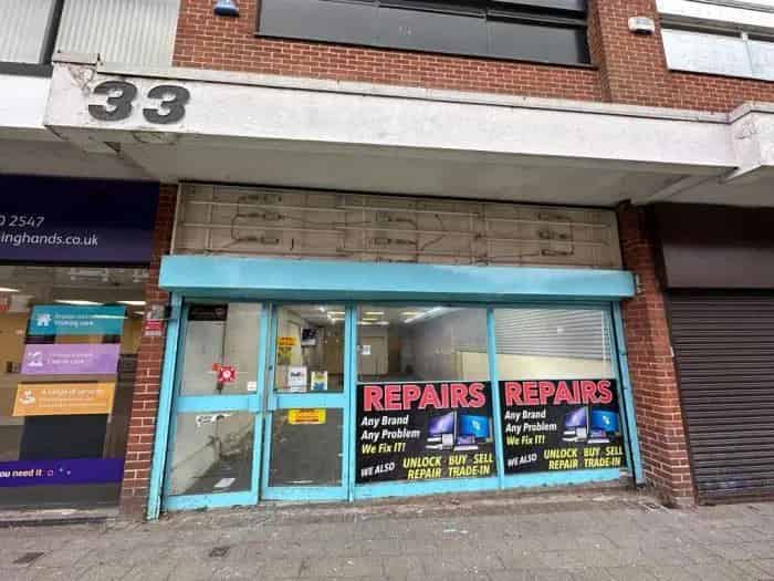 Town Centre Retail Unit To Let