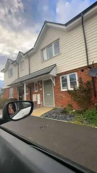 Headcorn Family Home Near School and Station
