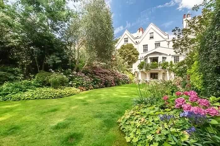 5 Bedroom House to Rent in Kensington