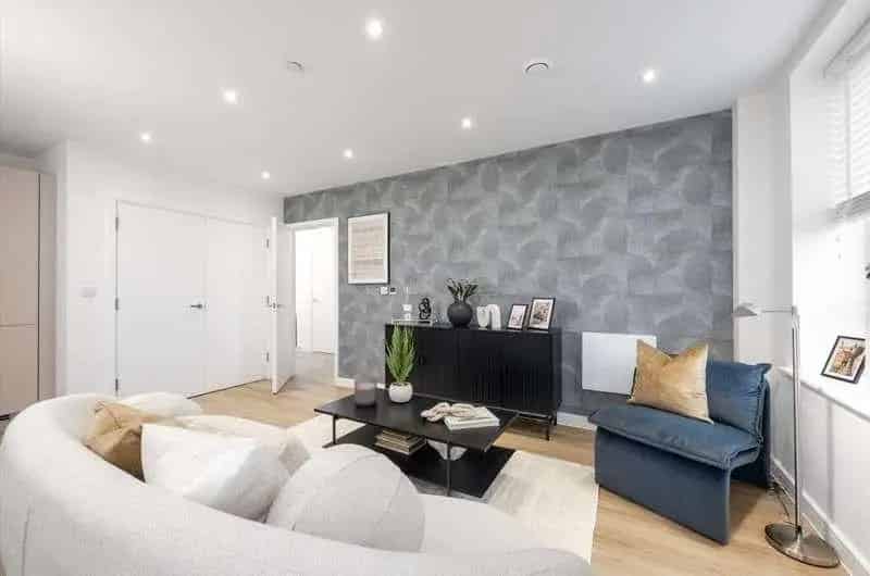 3 Bed Flat Kingston Upon Thames - Luxury Apartments Near Schools and Stations