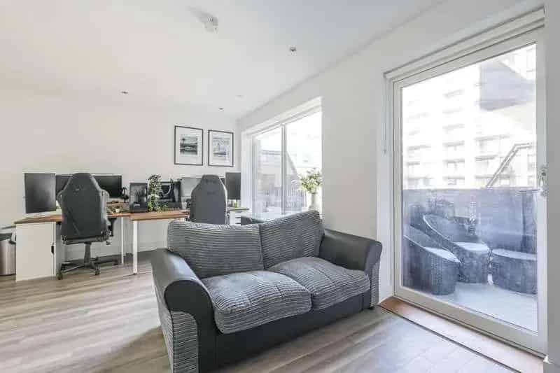 1 Bed Flat for Sale near Thames River