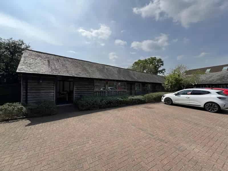 High Quality Single Storey Barn Style Office With Parking