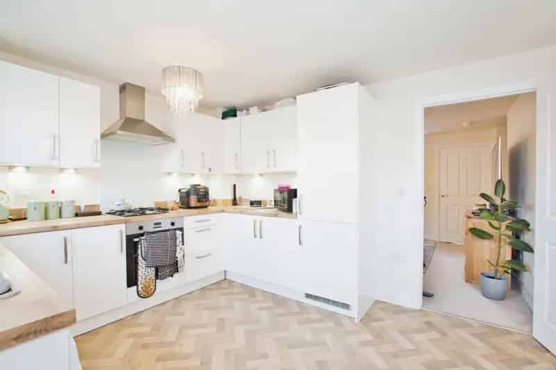 3 Bed 2 Bath House with Garden and Parking