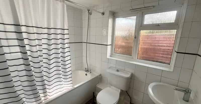 2 Bedroom End Terrace House for Sale