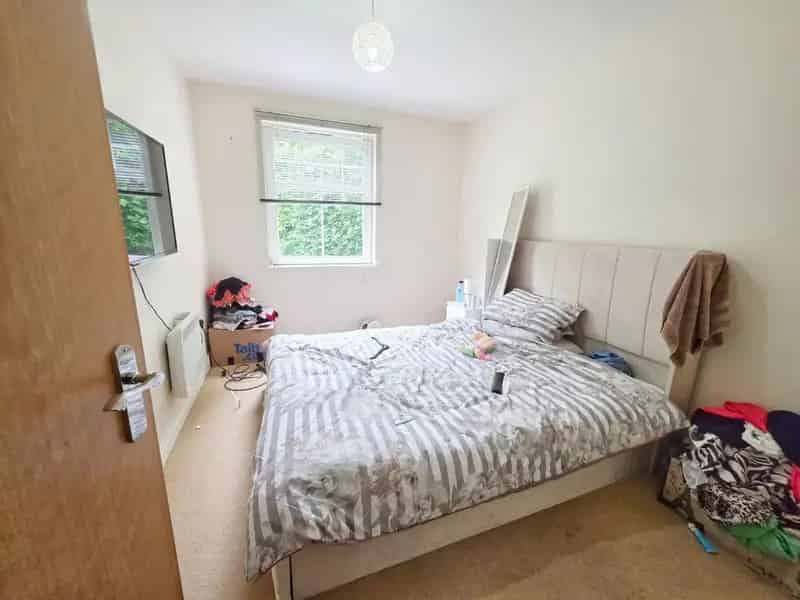 2 Bed Flat for Sale - Modern Apartment with Parking