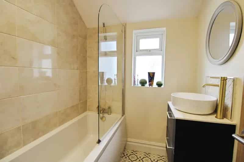 3 Bedroom Terraced House with Double Garage - Refurbished