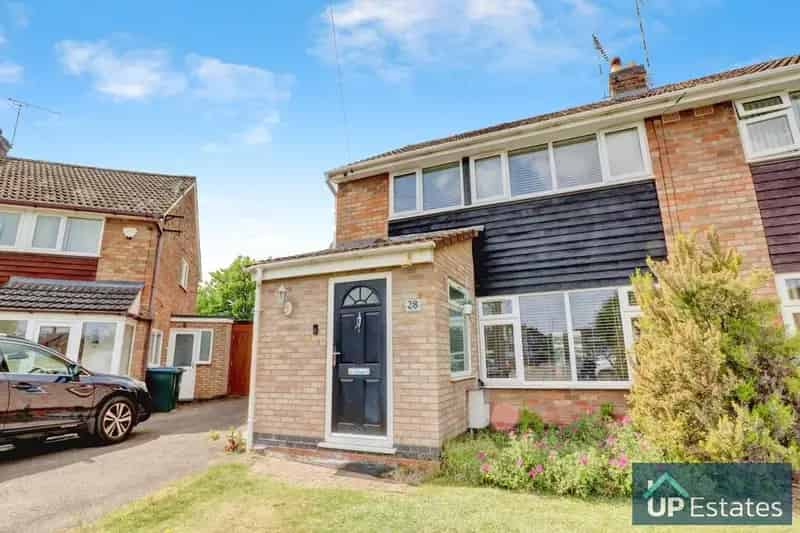 3 bedroom semi-detached house for sale