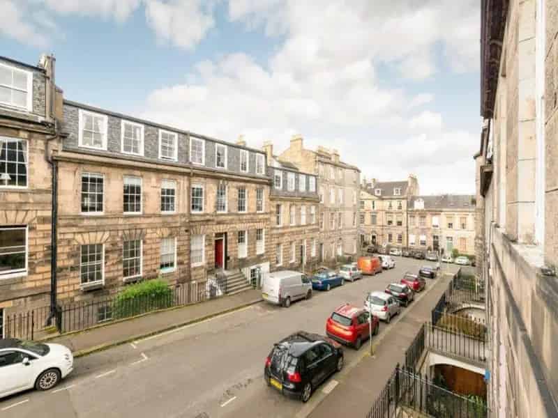 2 Bedroom Flat to Rent in Edinburgh's New Town
