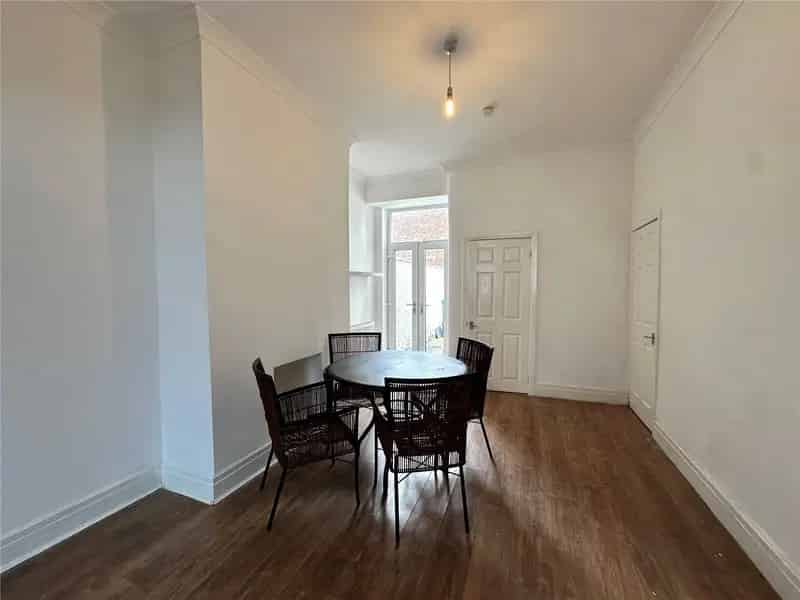 Charming End Terrace House Near Debdale Park Manchester